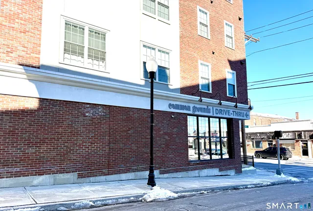 $1,850 | 502 Howe Avenue, Unit 410, Shelton, CT 06484