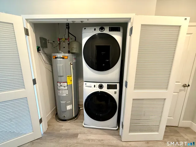 $1,850 | 502 Howe Avenue, Unit 410, Shelton, CT 06484