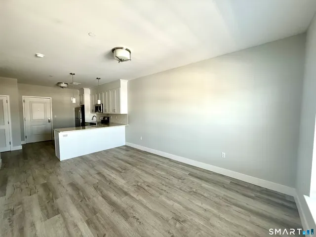 $1,850 | 502 Howe Avenue, Unit 410, Shelton, CT 06484