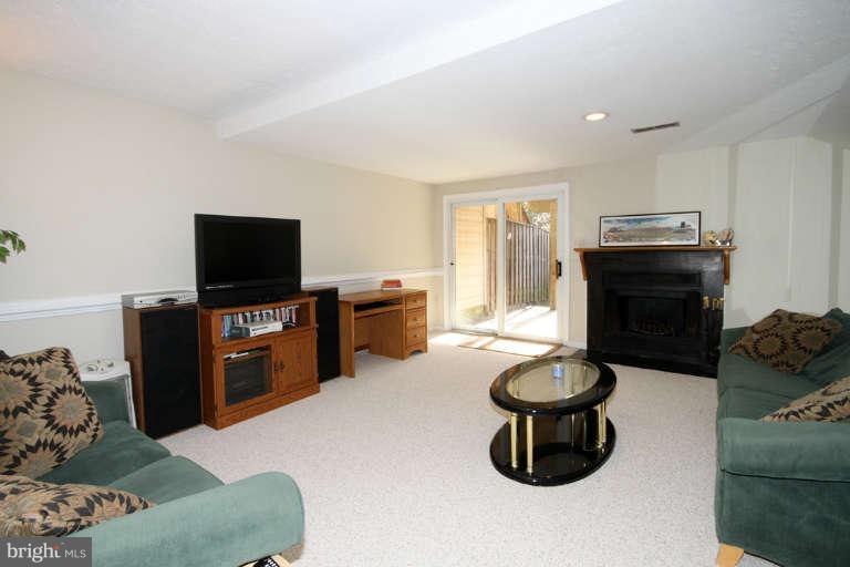 7378 Stream Way Springfield, VA 22152 - Photo 15 of 25 Family Room