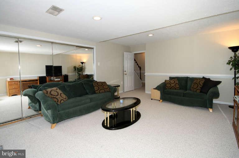 7378 Stream Way Springfield, VA 22152 - Photo 17 of 25 Family Room