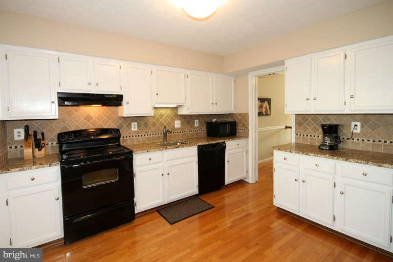 7378 Stream Way Springfield, VA 22152 - Photo 9 of 25 Kitchen