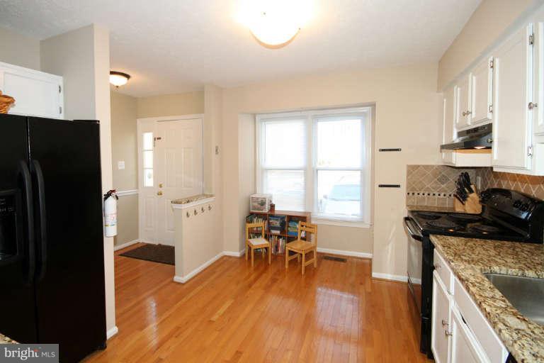 7378 Stream Way Springfield, VA 22152 - Photo 10 of 25 Kitchen