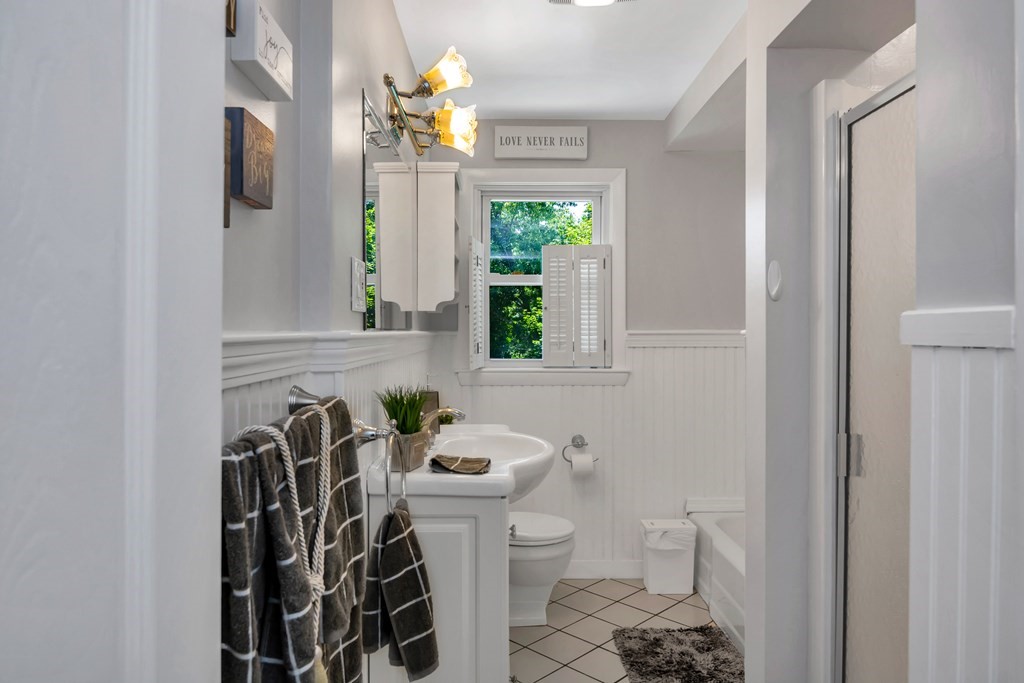 230 Colonial Road Lawrence, MA 01843 - Photo 20 of 42 Gallery Image 20