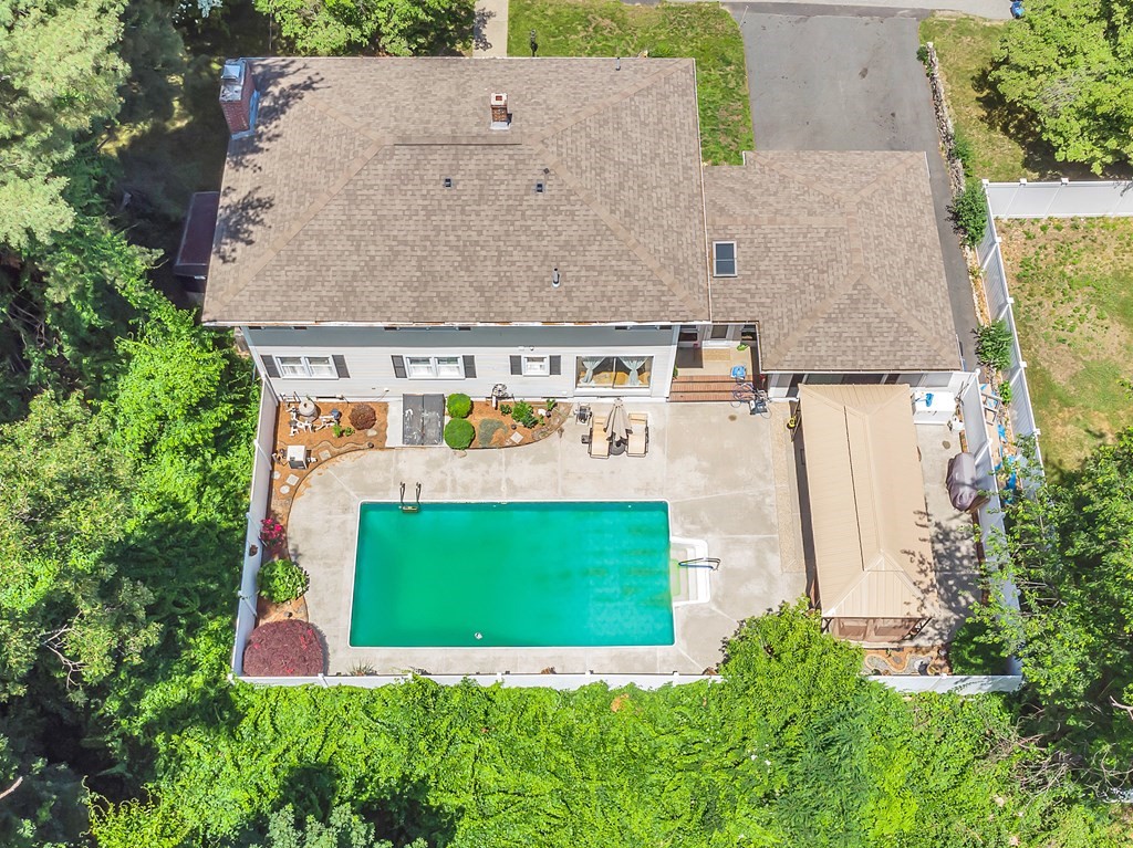 230 Colonial Road Lawrence, MA 01843 - Photo 3 of 42 Gallery Image 3