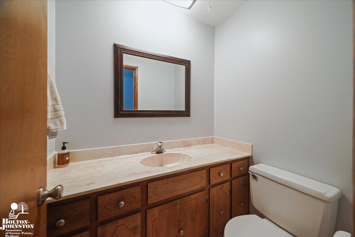 76 Moross Road Grosse Pointe Farms, MI 48236 - Photo 17 of 31