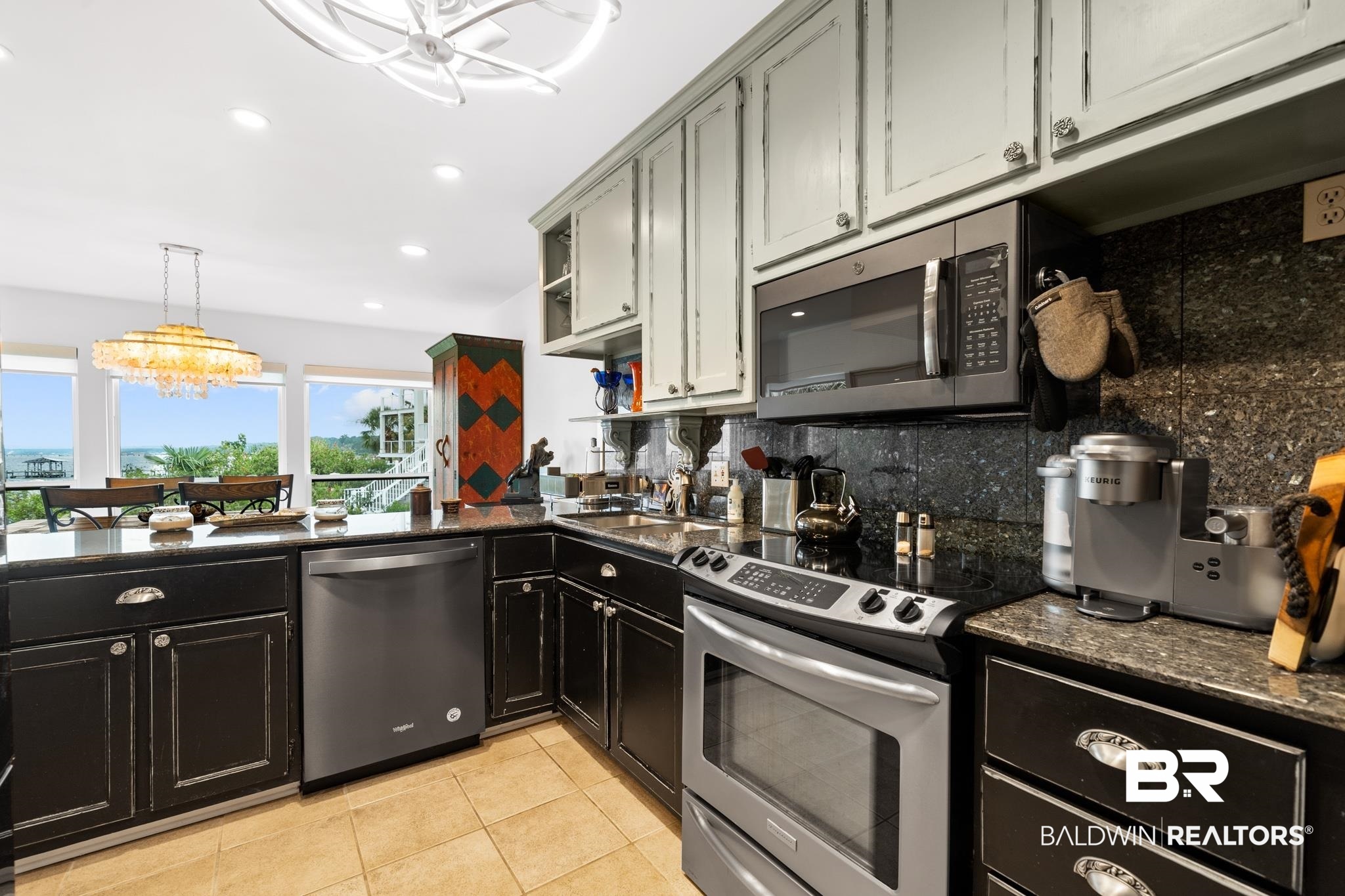 710 South Mobile Street, Unit 28 Fairhope, AL 36532 - Photo 20 of 45 Kitchen & New Appliances