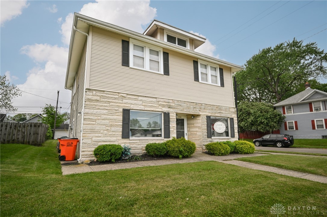 2201 Woodside Avenue Springfield, OH 45503 - Photo 2 of 44
