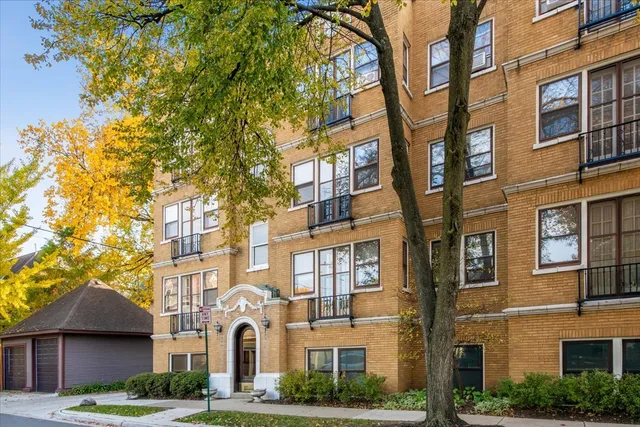 $240,000 | 845 Pleasant Street, Unit 3E, Oak Park, IL 60302