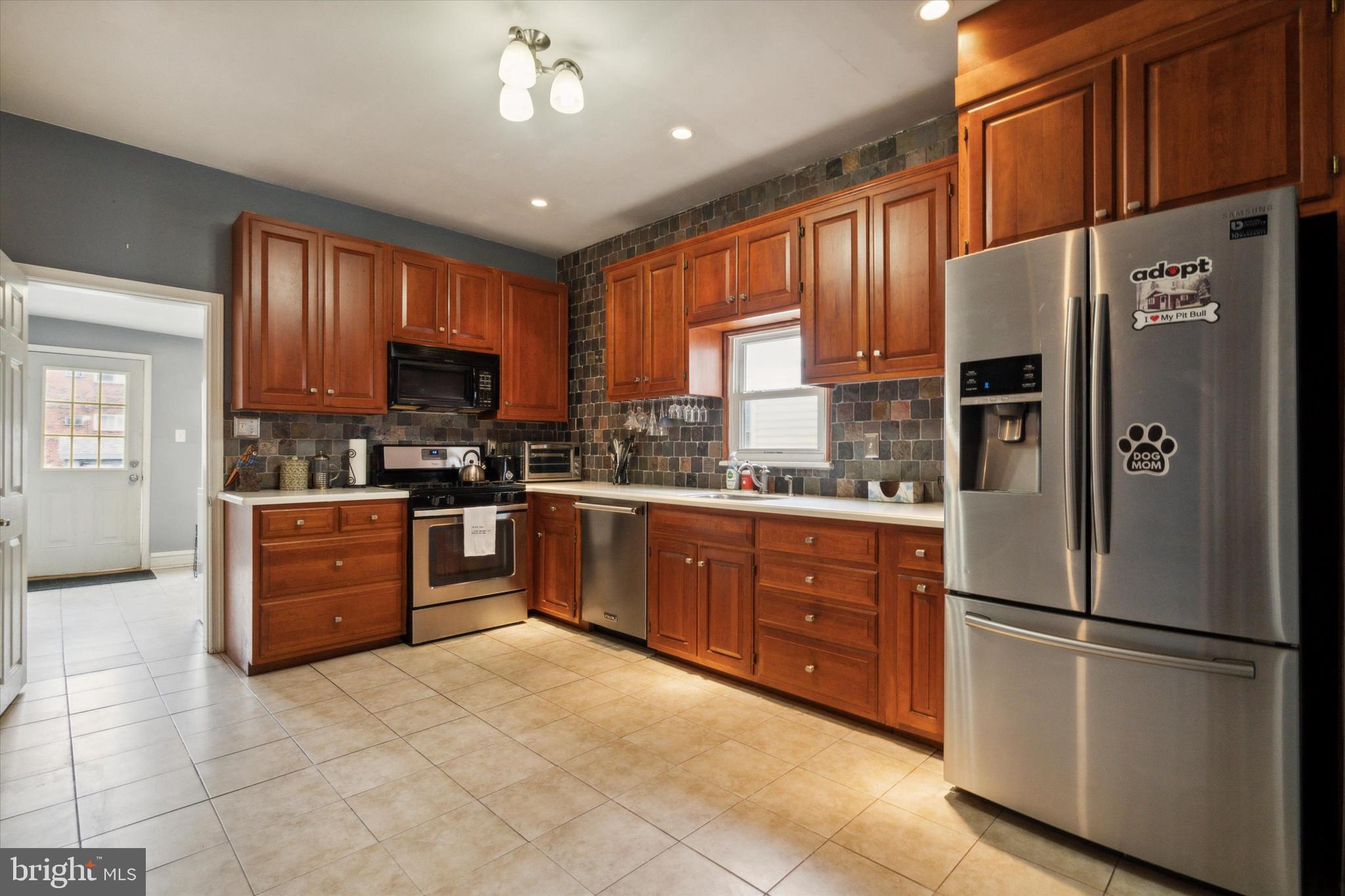 310 Prospect Avenue Bridgeport, PA 19405 - Photo 9 of 25