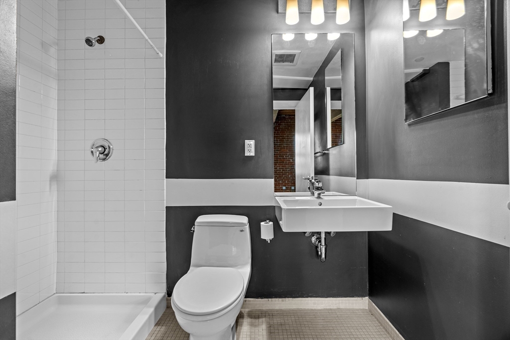 90 Wareham Street, Unit 309 Boston, MA 02118 - Photo 9 of 11