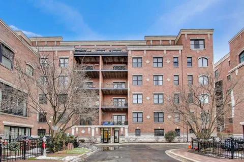 $535,000 | 2811 North Bell Avenue, Unit 107, Chicago, IL 60618