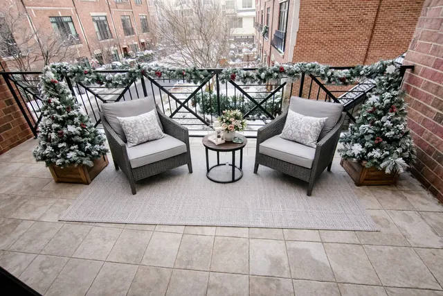 $535,000 | 2811 North Bell Avenue, Unit 107, Chicago, IL 60618