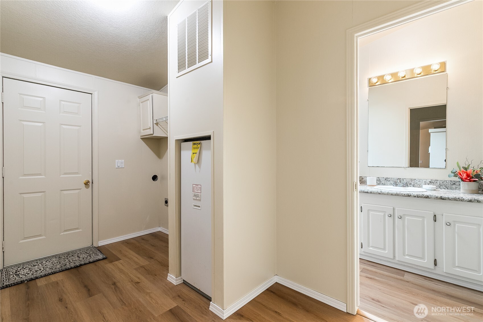 2350 Douglas Road, Unit 30B Ferndale, WA 98248 - Photo 27 of 36 a bathroom with a sink and a mirror