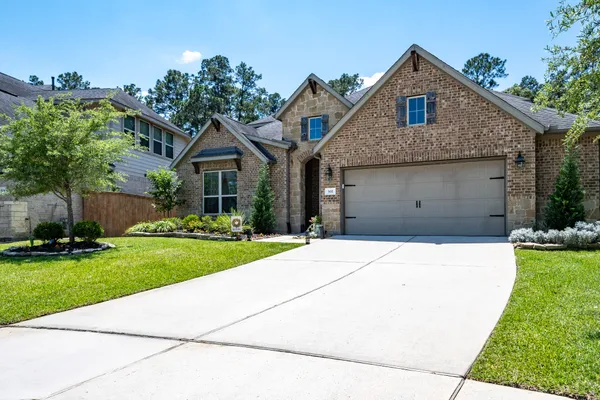$539,000 | 502 Pearl View Lane, Pinehurst, TX 77362