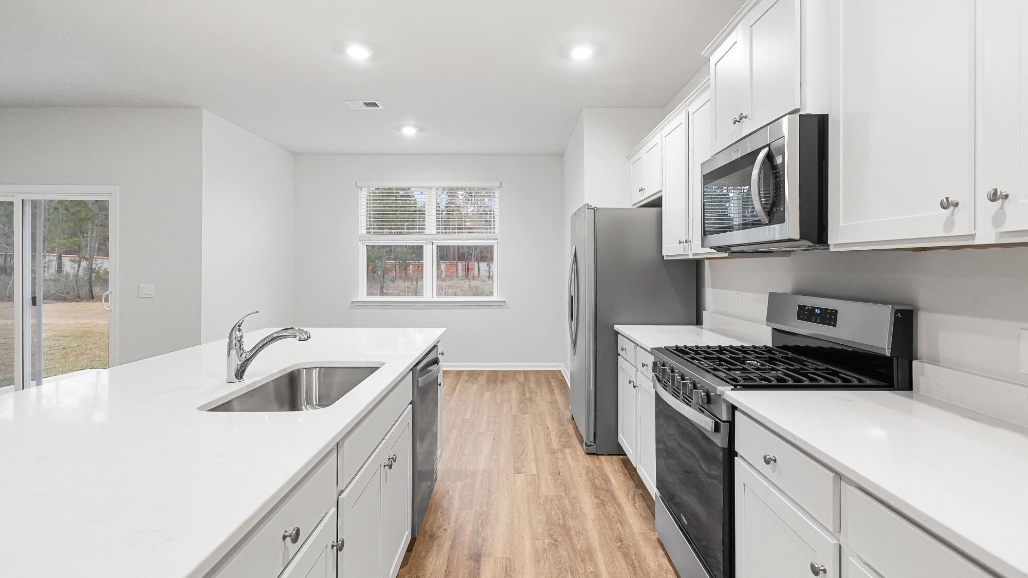 571 Lk Rdg Boulevard Summerville, SC 29486 - Photo 18 of 30 165 Grouper Ln Interior_7