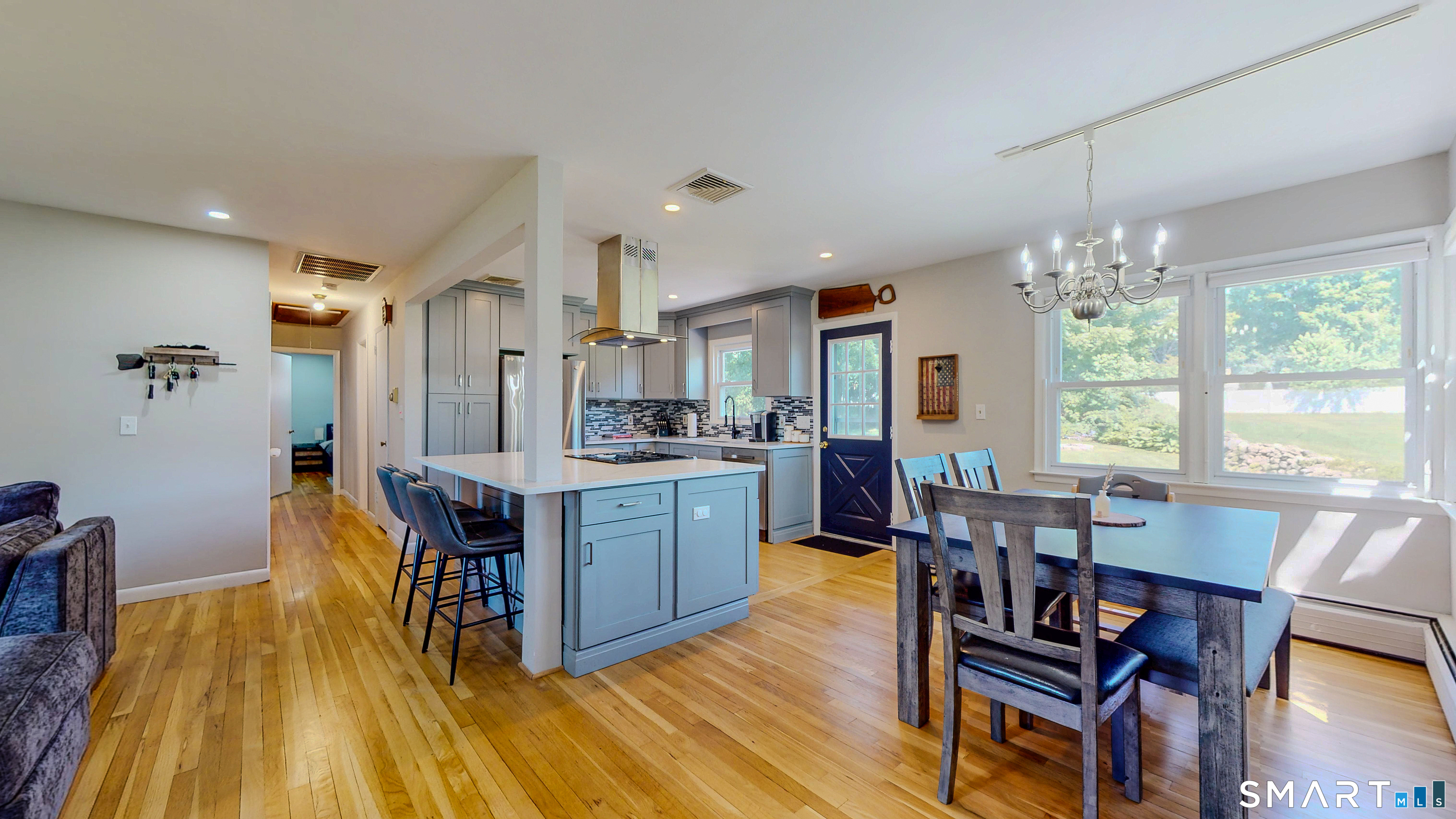347 Edison Road Trumbull, CT 06611 - Photo 12 of 38