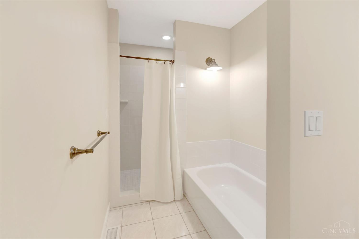 5780 Oakridge Road Hamilton, OH 45011 - Photo 38 of 69