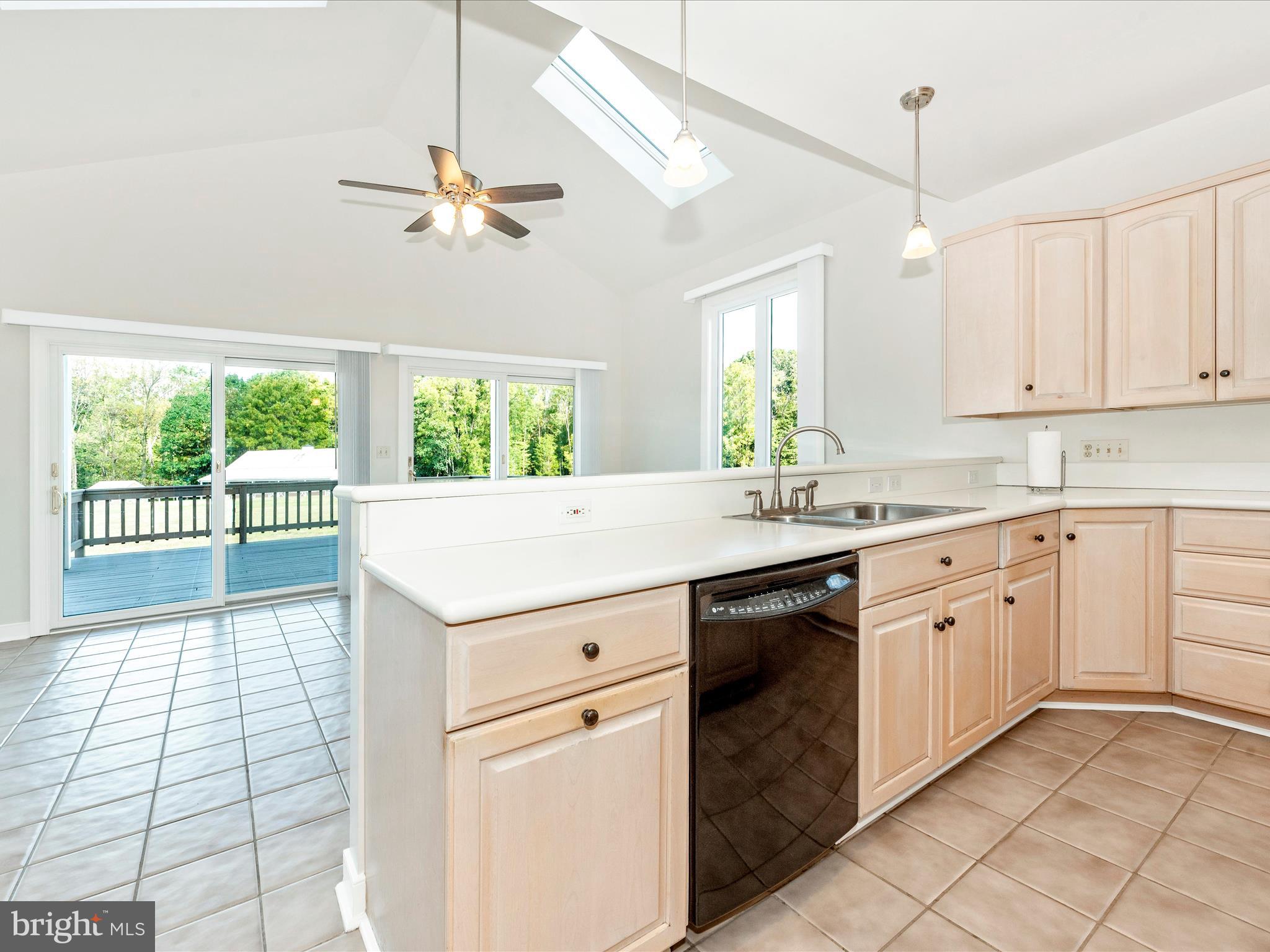 12 Barley Field Court Dickerson, MD 20842 - Photo 26 of 103 Kitchen