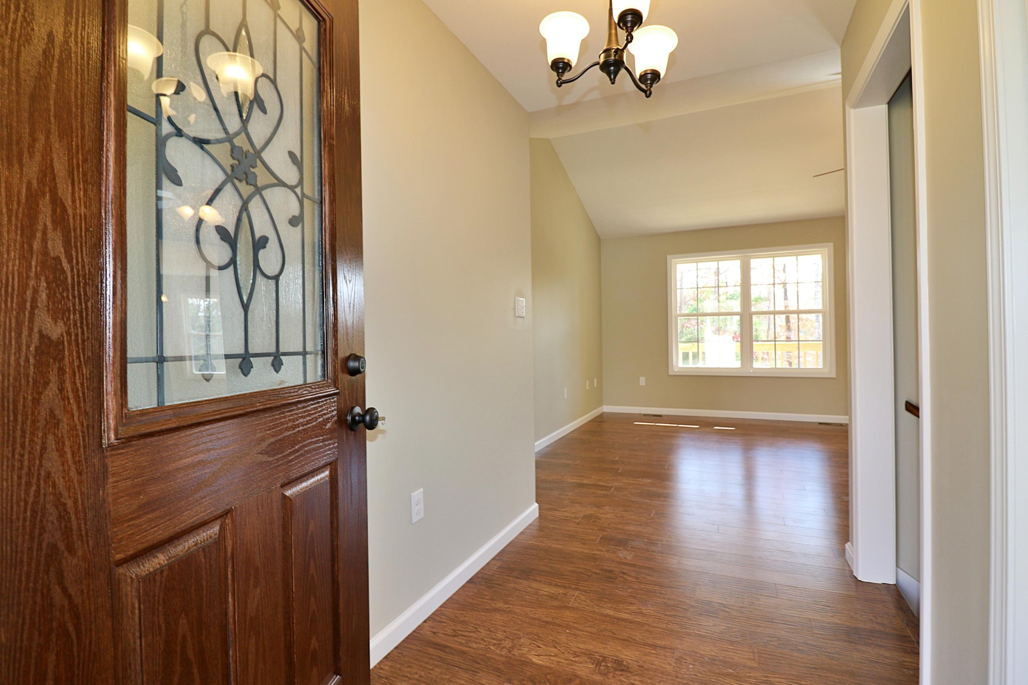 391 Toomey Falls Road Oneida, TN 37841 - Photo 3 of 42 a view of a livingroom with a window