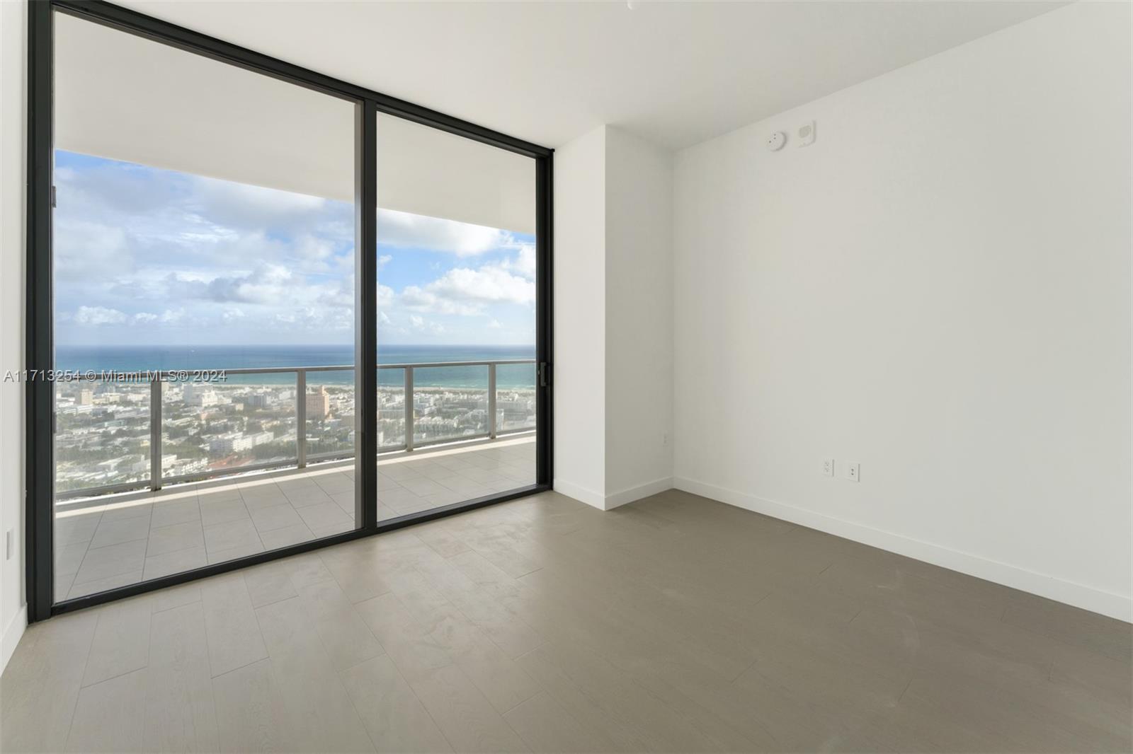 500 Alton Road, Unit 3905 Miami Beach, FL 33139 - Photo 18 of 23 Gallery Image 18