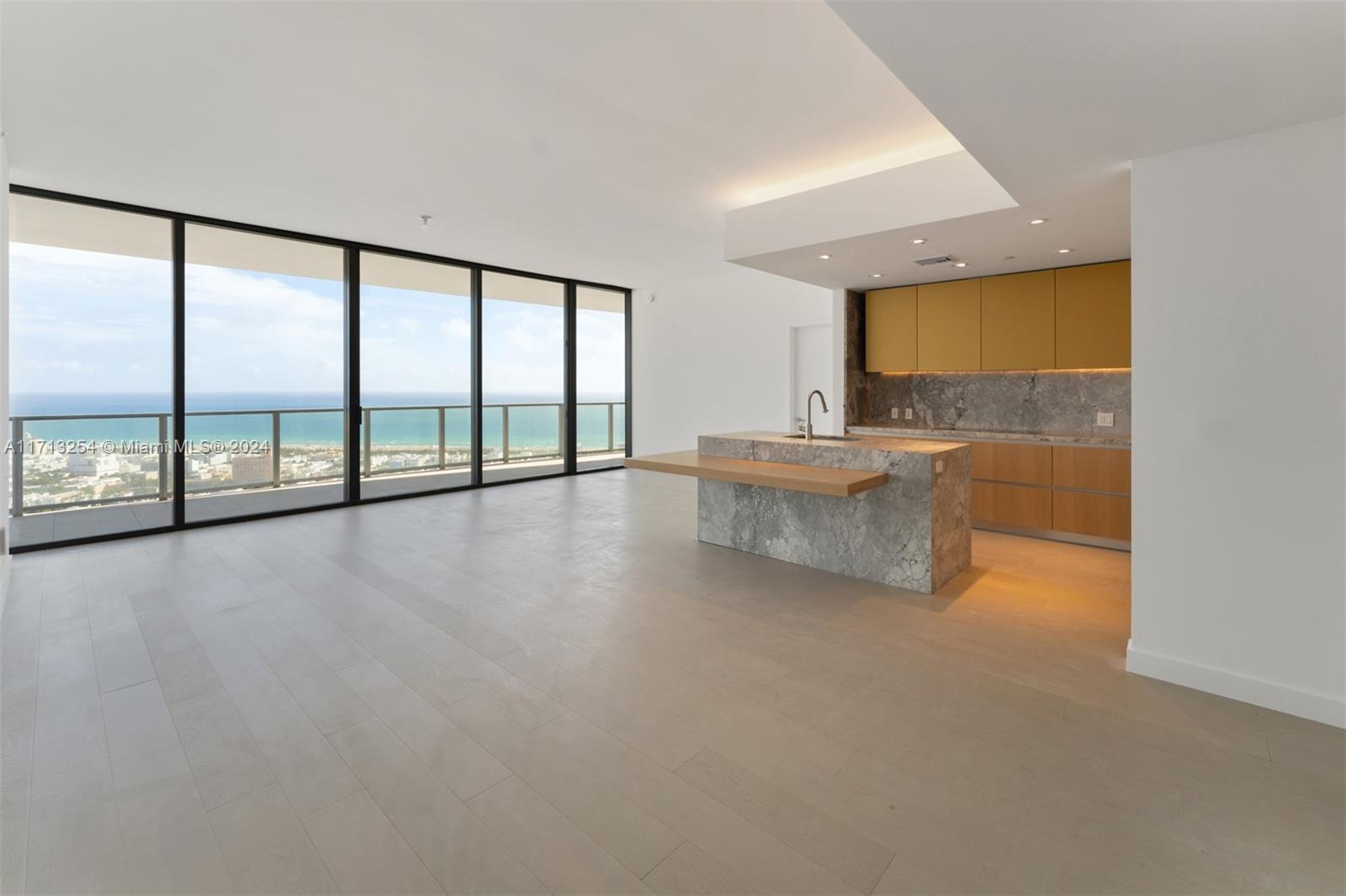 500 Alton Road, Unit 3905 Miami Beach, FL 33139 - Photo 2 of 23 Gallery Image 2