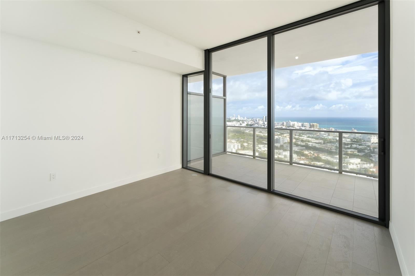 500 Alton Road, Unit 3905 Miami Beach, FL 33139 - Photo 21 of 23 Gallery Image 21