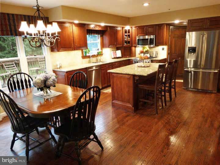 741 Outpost Circle Wayne, PA 19087 - Photo 7 of 25 Kitchen