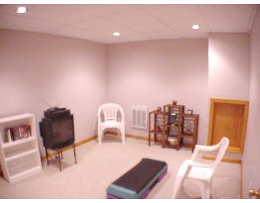 12 Oscars Way Maynard, MA 01754 - Photo 21 of 26 Gallery Image 21