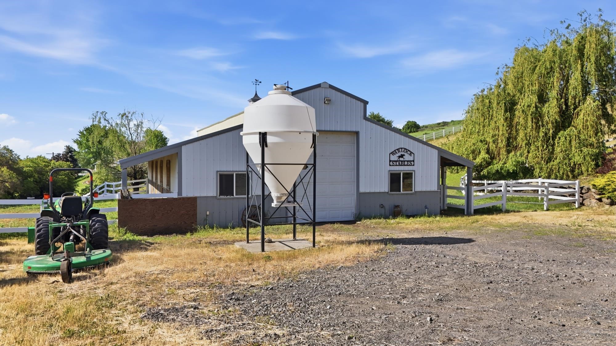 10205 South Sharon Road Spokane, WA 99223 - Photo 4 of 29