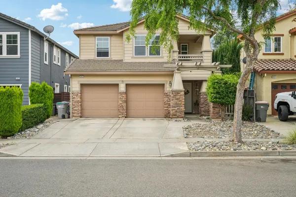 $695,000 | 2821 Rogue River Circle, West Sacramento, CA 95691