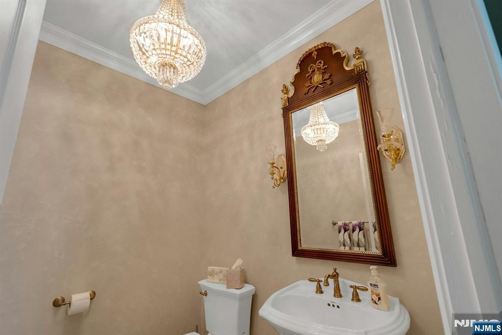 309 Skyridge Road Franklin Lakes, NJ 07417 - Photo 13 of 48