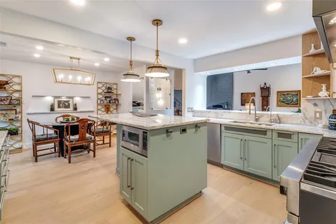 $899,000 | 947 Easton Place, Dallas, TX 75218