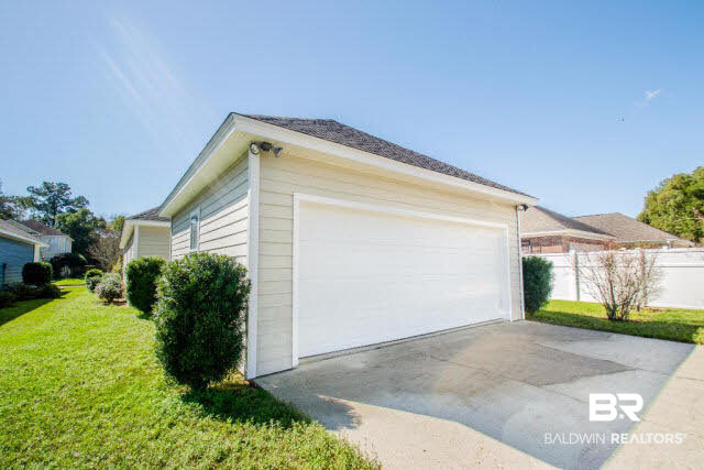 10335 Emmanuel Street Daphne, AL 36526 - Photo 21 of 29 Garage View
