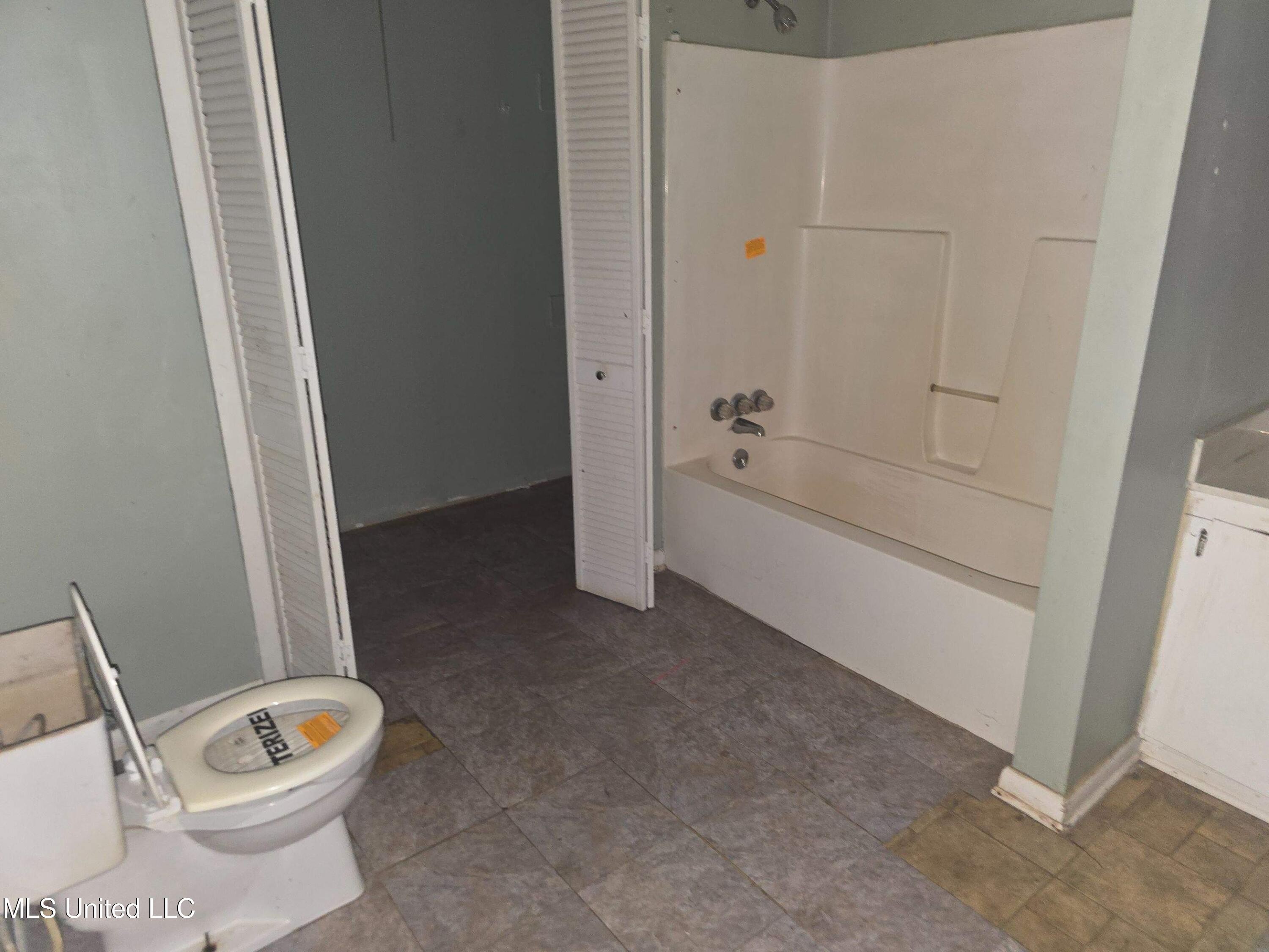 105 Sweethome Road Belzoni, MS 39038 - Photo 22 of 27 28-Oct 23 2025 01_44pm-WWD5