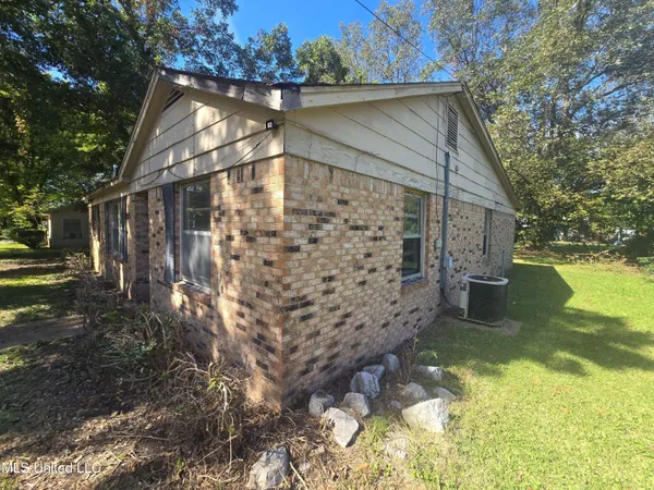 $49,500 | 105 Sweethome Road, Belzoni, MS 39038