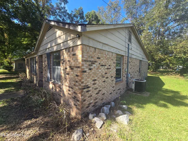 $65,000 | 105 Sweethome Road, Belzoni, MS 39038