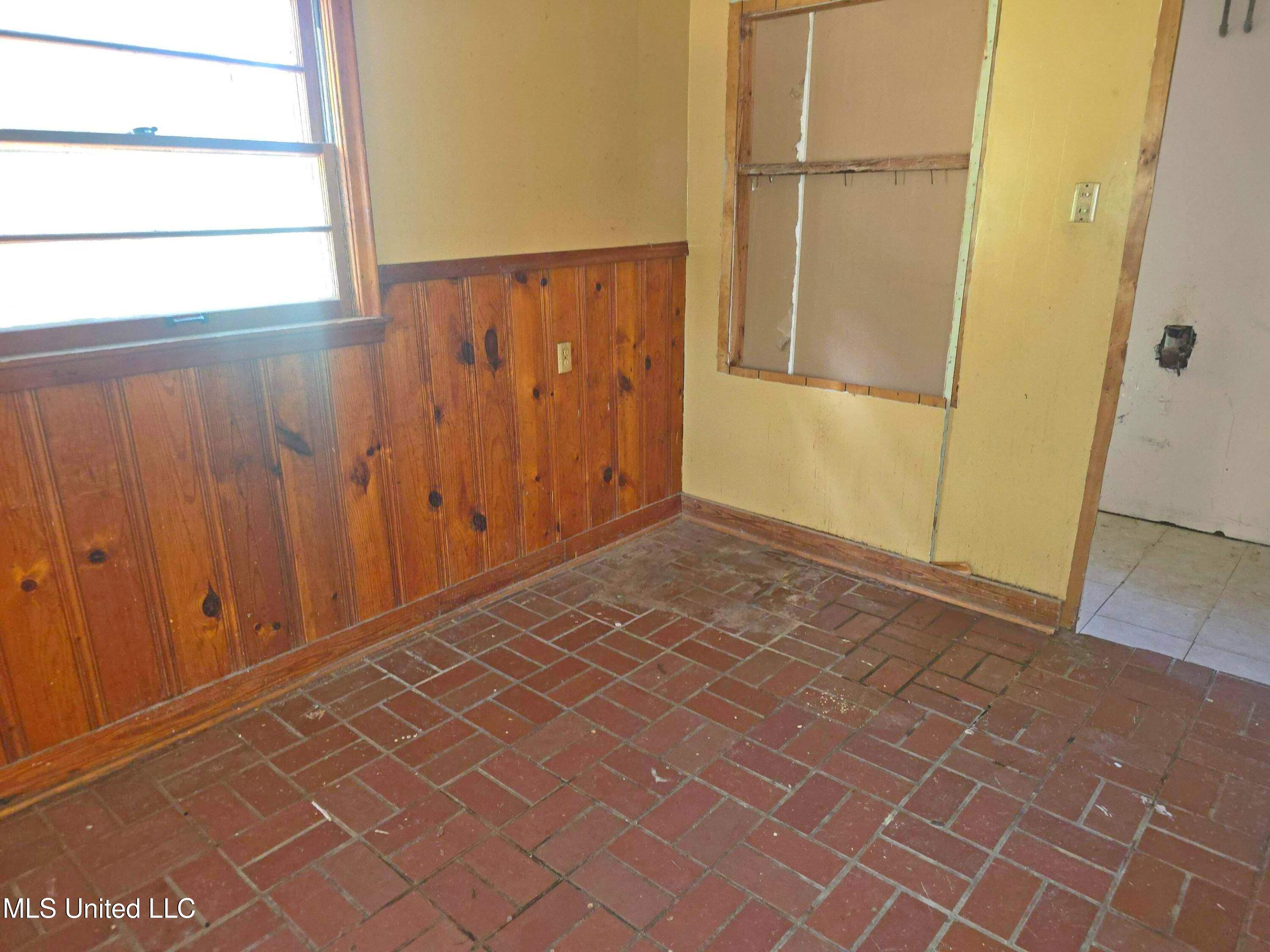 105 Sweethome Road Belzoni, MS 39038 - Photo 7 of 27 15-Oct 23 2025 01_42pm-btcA