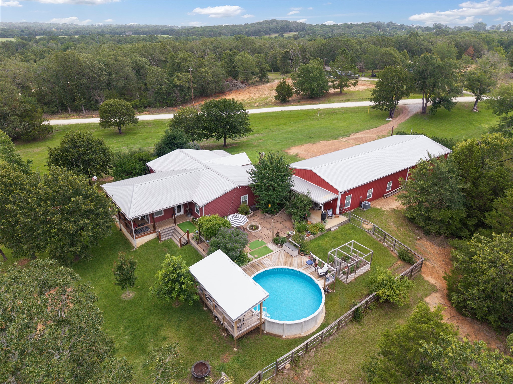 3917 Winding Road Hearne, TX 77859 - Photo 3 of 36