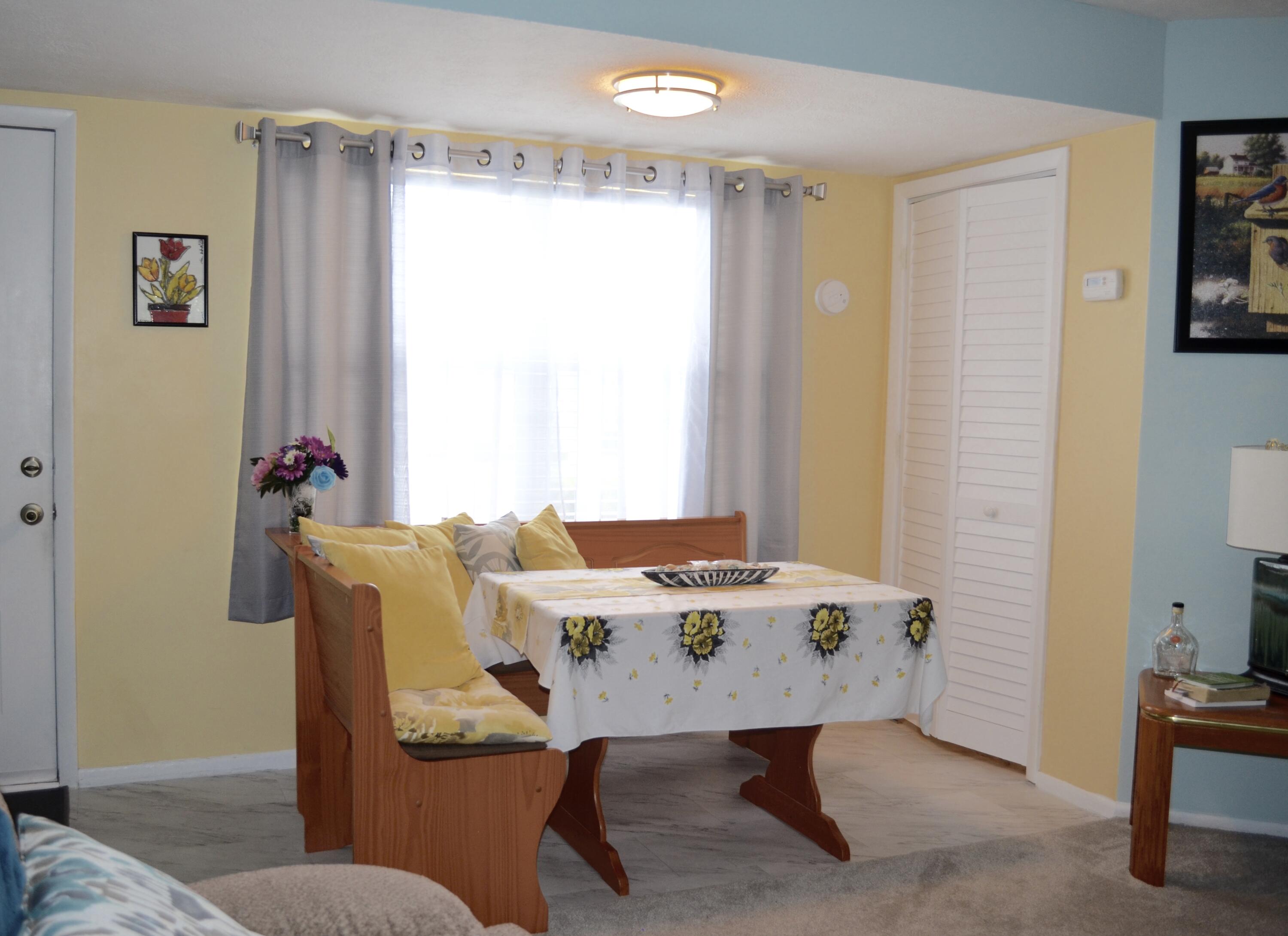 3206 Southeast Aster Lane, Unit 207 Stuart, FL 34994 - Photo 7 of 13 DINNING ROOM