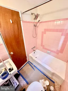 $1,300 | 5914 Houghton Street, Unit 1, Philadelphia, PA 19128