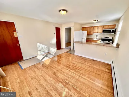 $1,300 | 5914 Houghton Street, Unit 1, Philadelphia, PA 19128