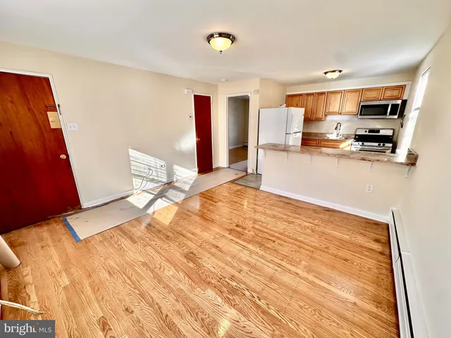 $1,300 | 5914 Houghton Street, Unit 1, Philadelphia, PA 19128