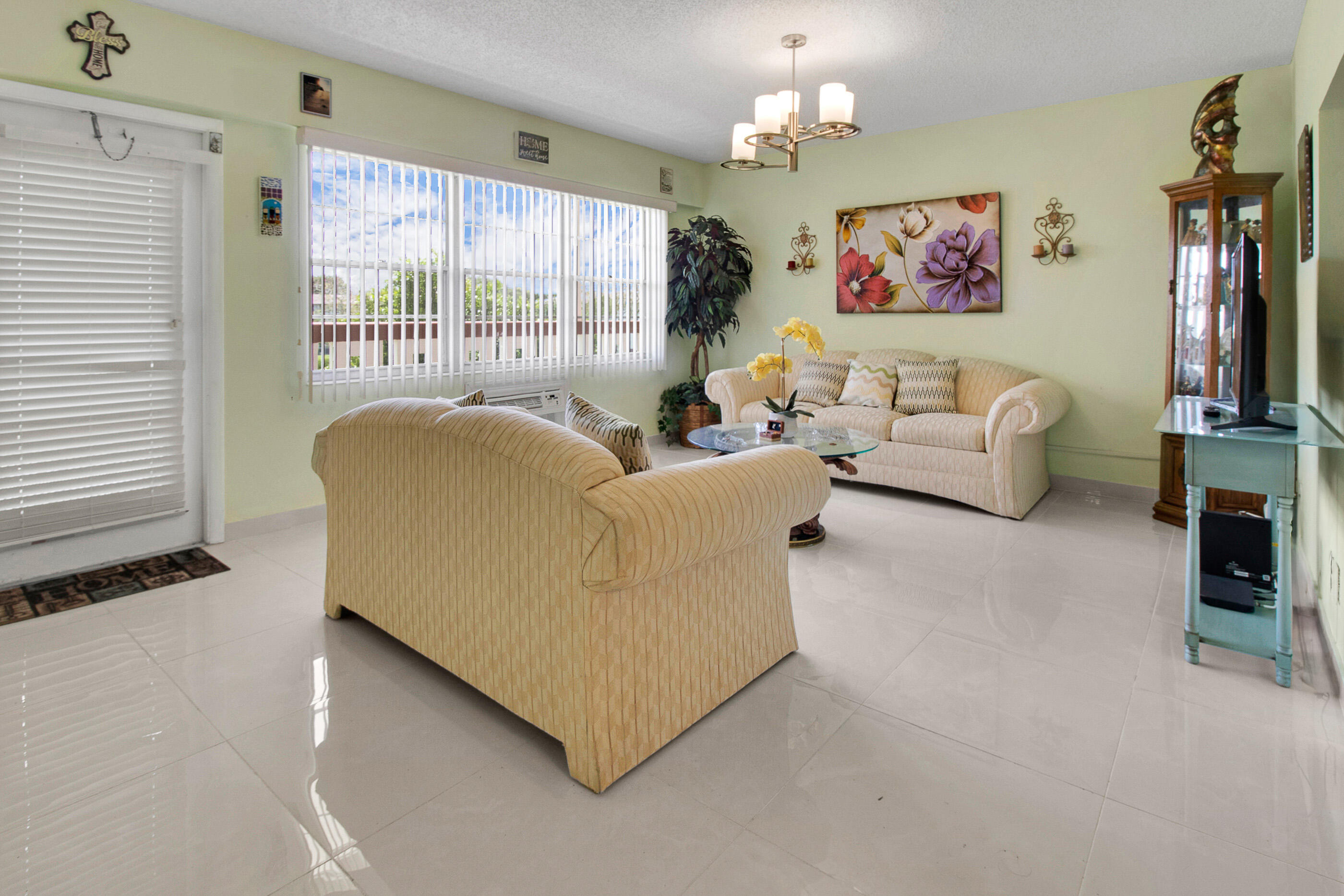 412 Brighton J Boca Raton, FL 33434 - Photo 5 of 48 IMG_6029