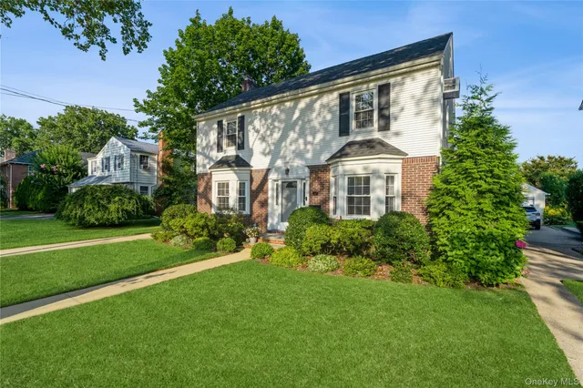 $987,000 | 47 Orchid Street, Floral Park, NY 11001