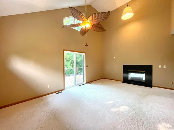 $540,000 | 6330 Rock Creek Drive, Ozawkie, KS 66070