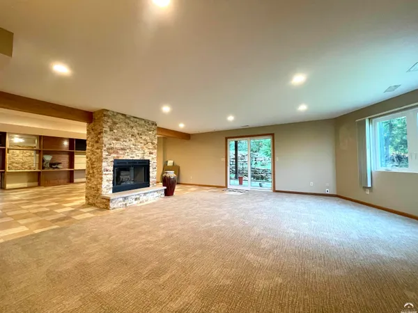 $540,000 | 6330 Rock Creek Drive, Ozawkie, KS 66070
