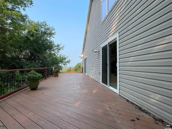 $540,000 | 6330 Rock Creek Drive, Ozawkie, KS 66070