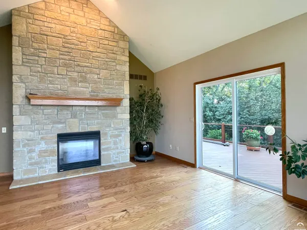 $540,000 | 6330 Rock Creek Drive, Ozawkie, KS 66070