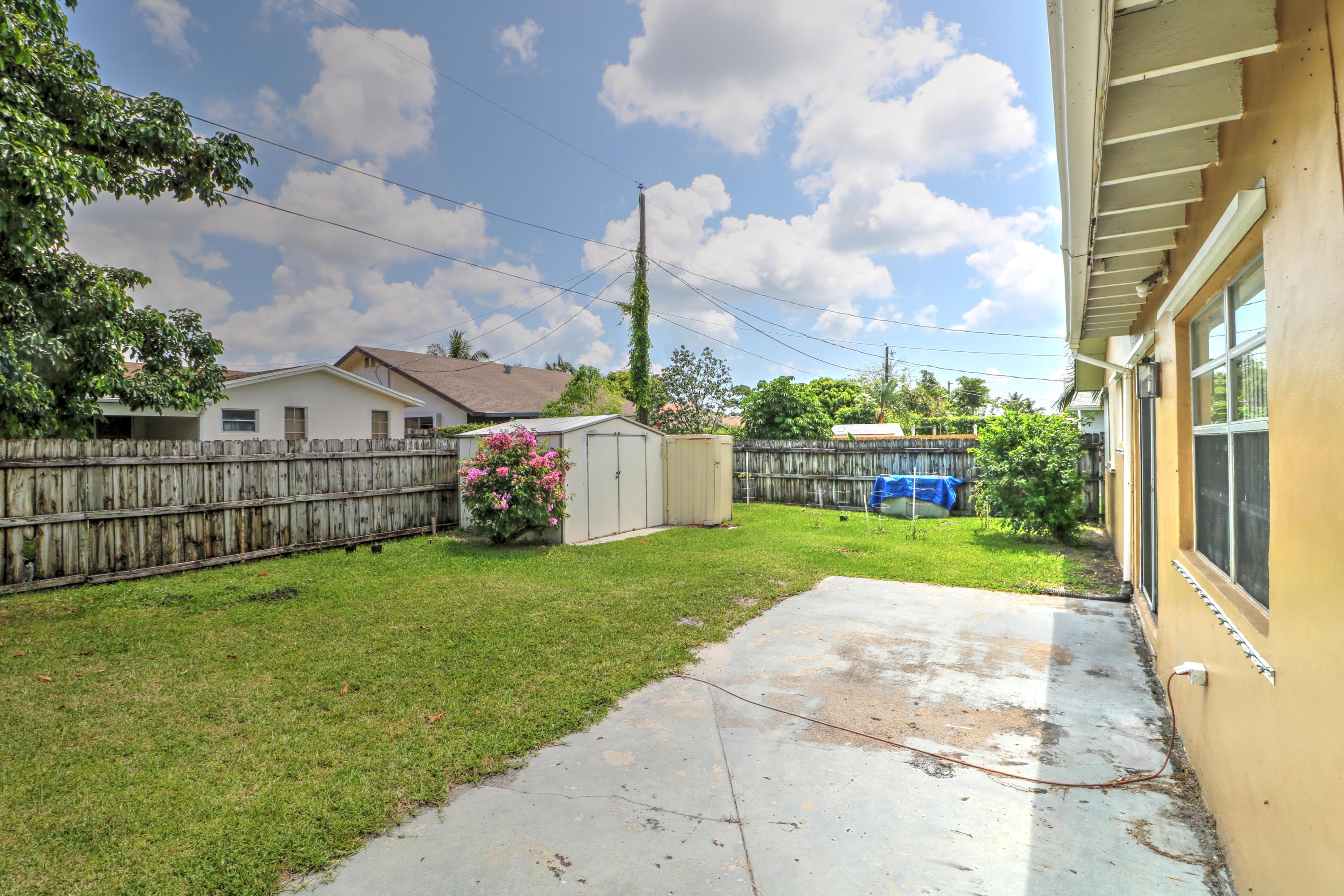 541 Northwest 54th Street Boca Raton, FL 33487 - Photo 19 of 19 yard